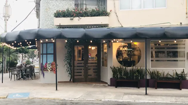 La Cata Wine Bar & Cocina