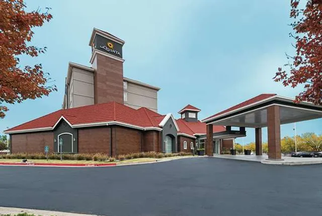 La Quinta Inn & Suites by Wyndham Oklahoma City - NW Expwy