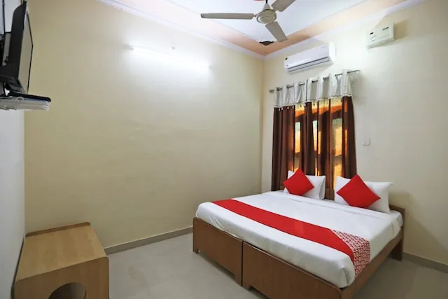 OYO Hotel Daksh