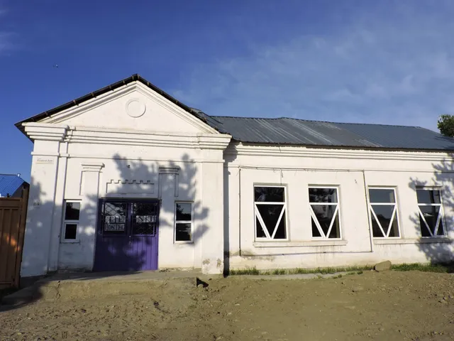 Urban Monkey Tent Hostel&bar