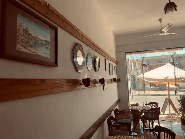 Cafe Del Sur (Cafe, Restaurant, Bakery & Art Gallery) - بن الجنوب