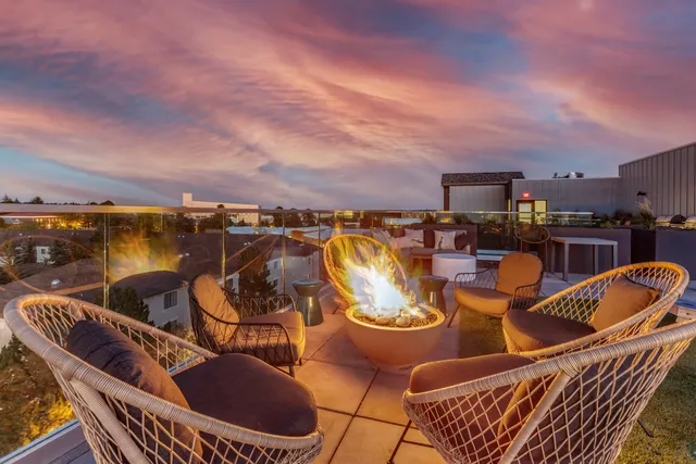 Yugo Flagstaff Central