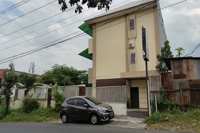 OYO Life 90444 D'hebron