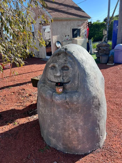 千と千尋の石像