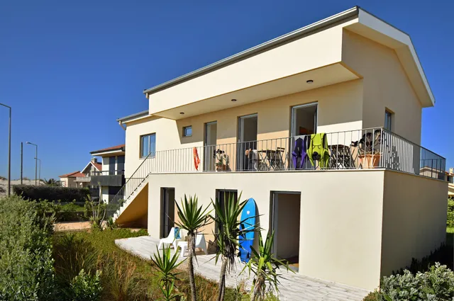 Surfivor Surf Camp & Surf School