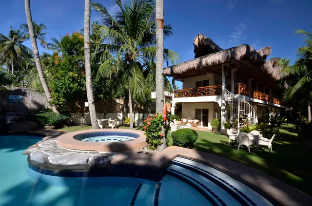 Mike's Dauin Beach Resort