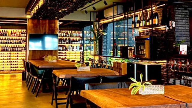 Entre Vinhos - Wine Bar e Restaurante