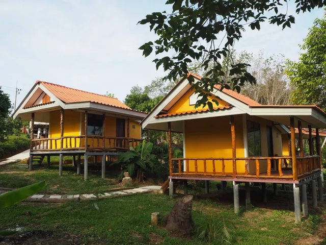 แสงอุ่นบังกะโล (Sang un Banglow)