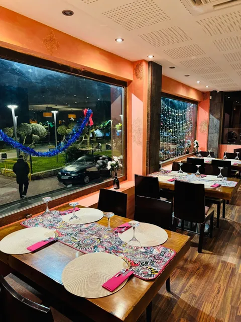 THE BOSS INTERNATIONAL RESTAURANT