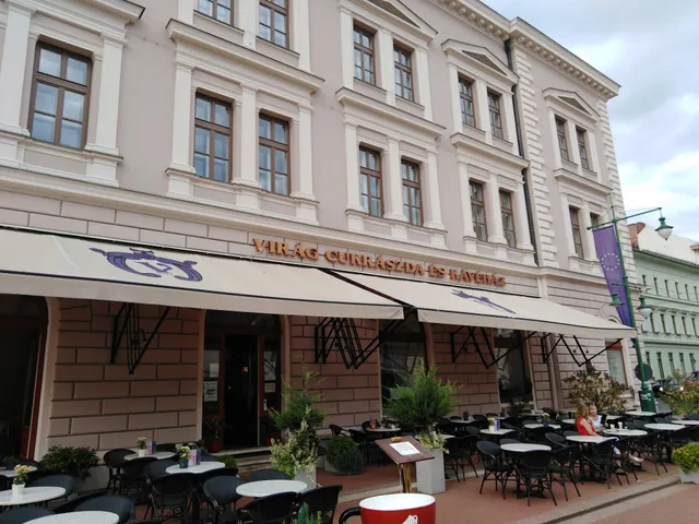 Virág Cukrászda és Kávéház