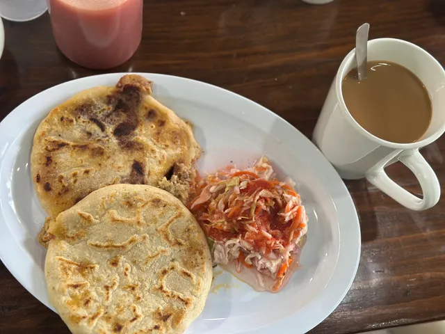 EL PELON RESTAURANTE Y PUPUSERIA