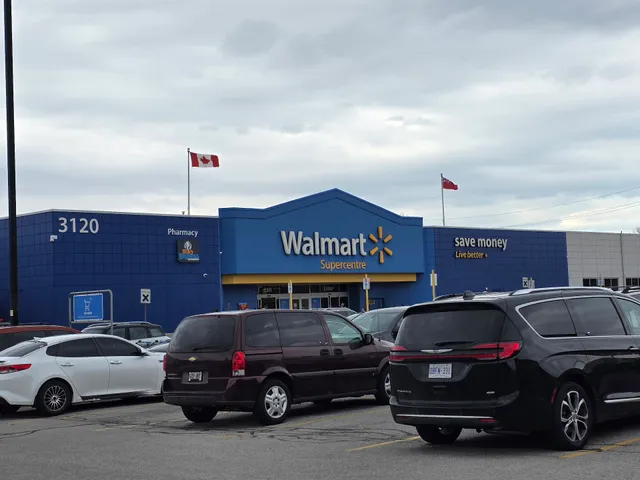 SmartCentres Windsor South