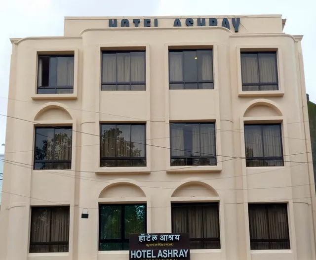 Hotel Ashray International Near BKC