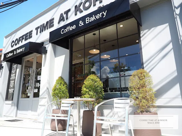 Coffee time at kohyor คาเฟ่ เบเกอรี่ อาหารเช้า แซนวิช