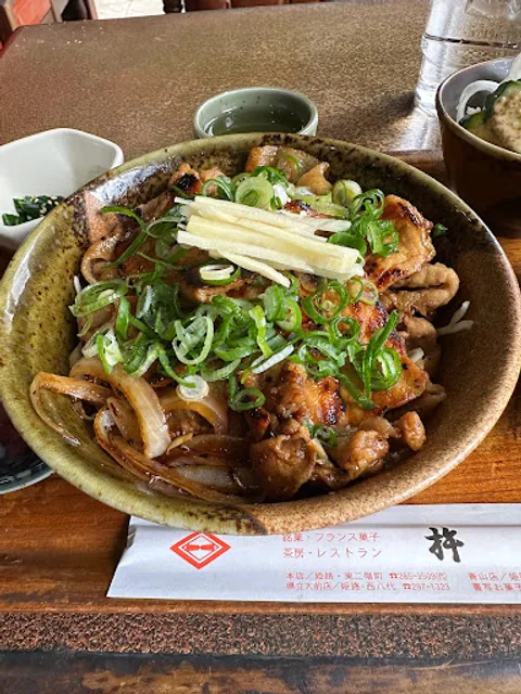 Tsuya Gakuenmae Shop