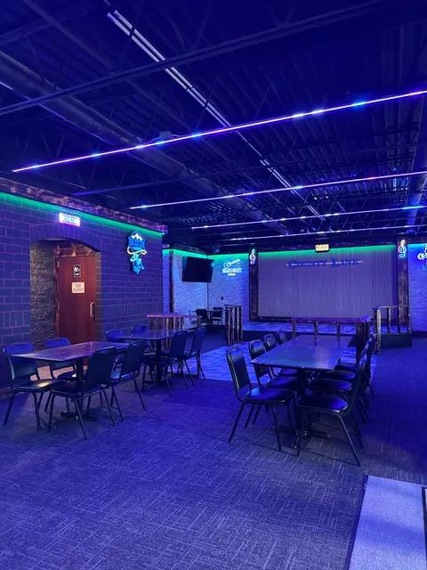 Hole in the Wall - Now Serving Breakfast