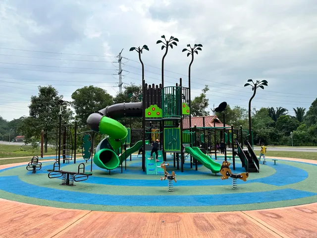 The Central Park Playground by Taman Wetland