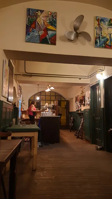 Pub by the Museum - Submarine