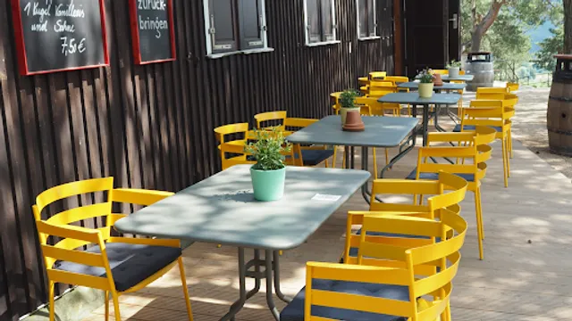 Gaststätte auf dem Fels Rauenstein