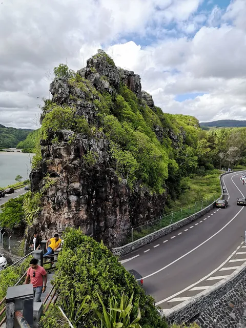 Maconde Peak - Hiking and Exploring Mauritius