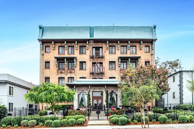 The Nirvana Apartment Hotel in Hollywood