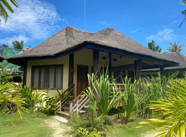 Jonas & Twins Resort