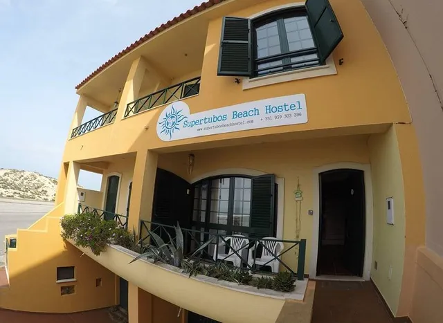 Supertubos Beach Hostel