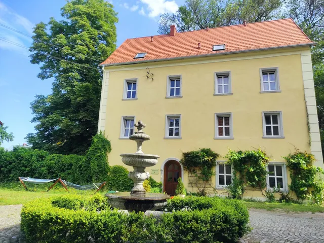 Pałac Lasów, hotel i noclegi pracownicze