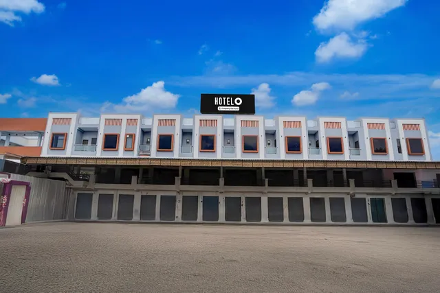 Hotel O Hanuman Gadi Formerly Alankar Lawn