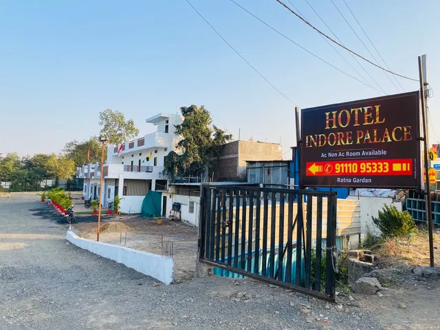Hotel Indore Palace