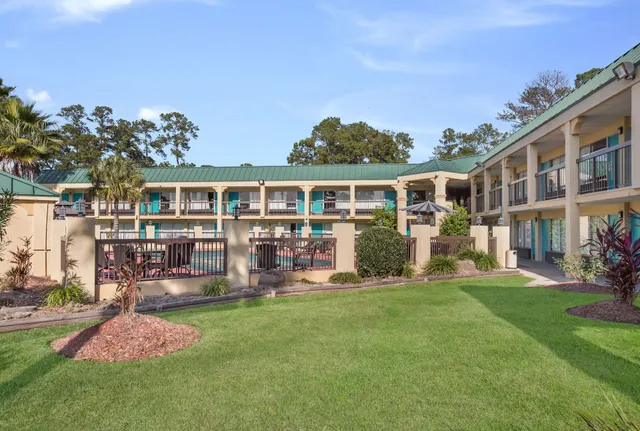 Econo Lodge Inn & Suites Hardeeville-I-95