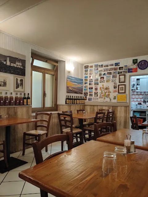 Trattoria La Grotta Parri