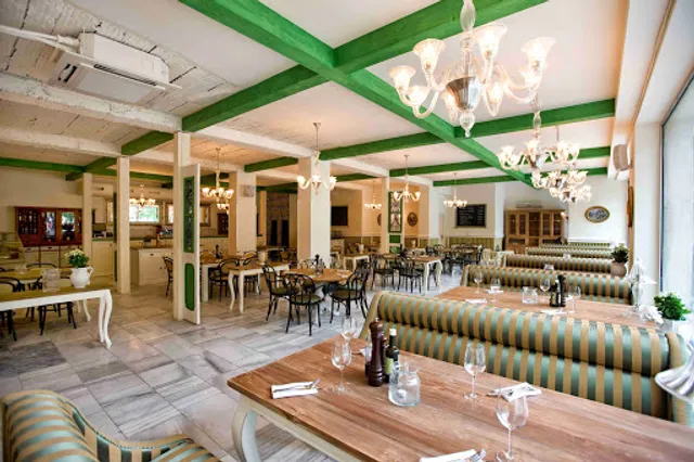 Zylinder Cafe Restaurant