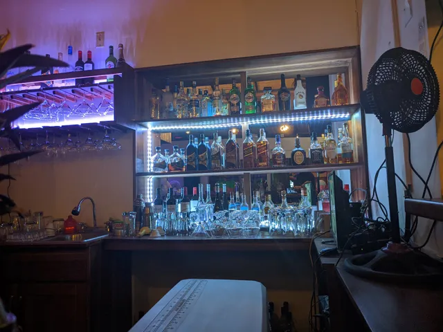 23 Moonshine Bar & Restaurant