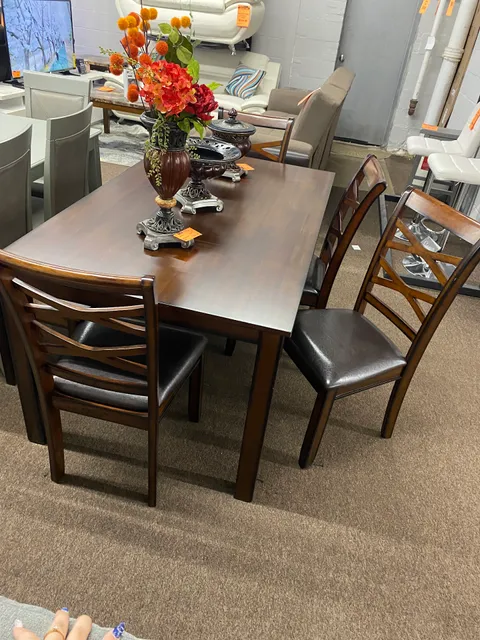 Romo Furniture Outlet