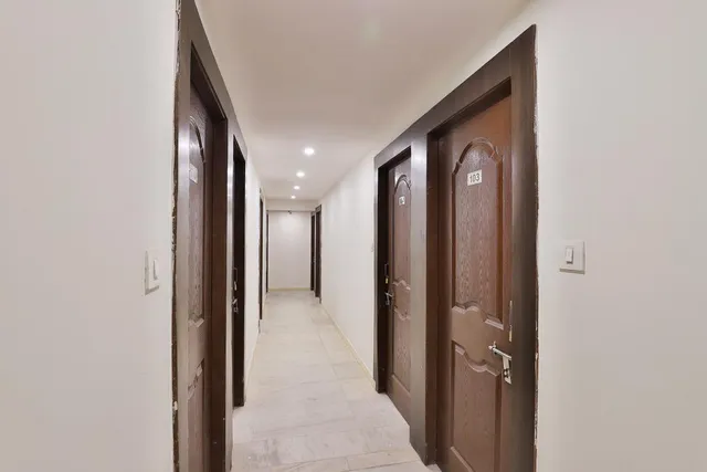 OYO 15581 Hotel Rajshree