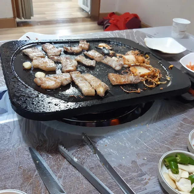 정가네생삼겹살식당