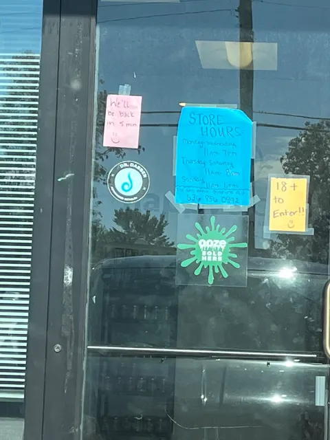 Happy Cloud Modern Smoke Shop