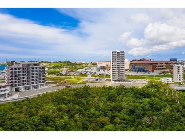 Yenn's Marina inn. Rycom