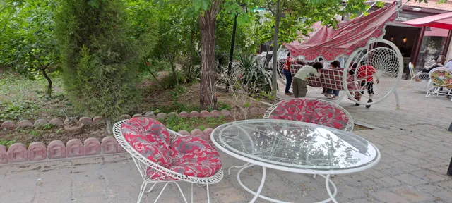 باغ رستوران نایب کاشان