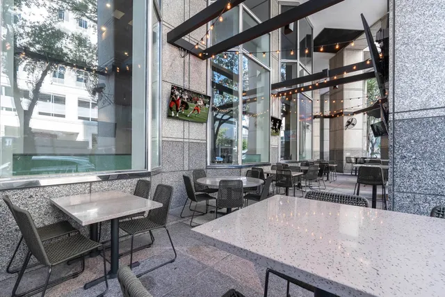 Top Shelf Sports Lounge