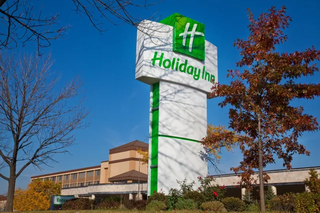 Holiday Inn & Suites Chicago North Shore (Skokie) by IHG
