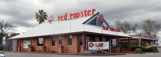 Red Rooster Fountain Gate