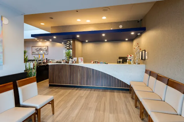 Moon Wok Chinese Restaurant