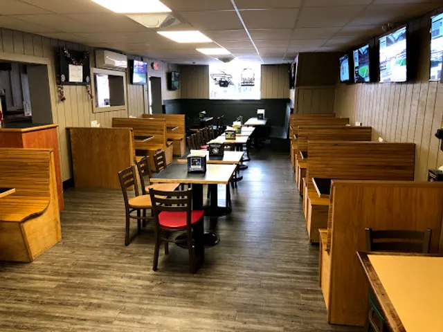 The Rooster Pub And Pizza