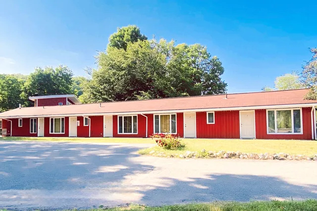 M22 Inn - Suttons Bay