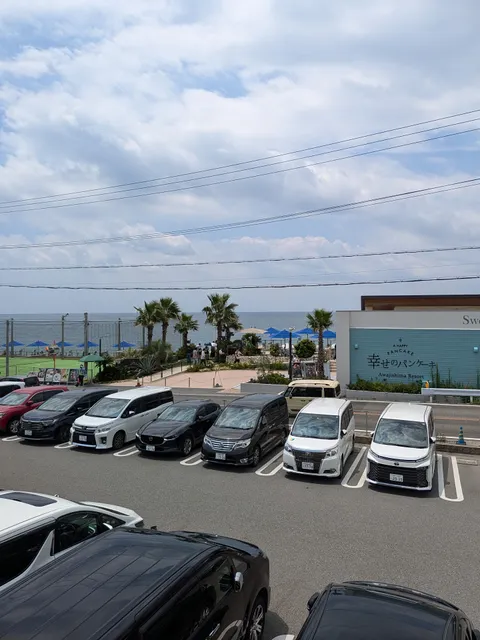 Shiawaseno Pancake Awajishima Terrace Parking Lot