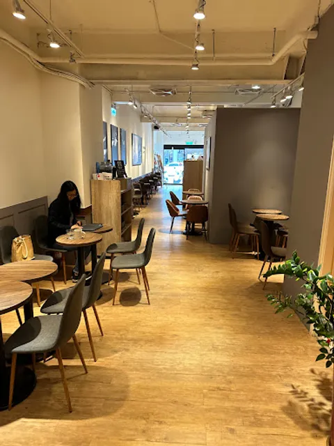 Louisa Coffee 路易莎咖啡(竹南站前門市)