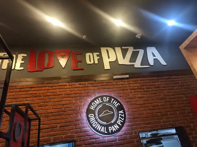 Pizza Hut | Janpath, Delhi