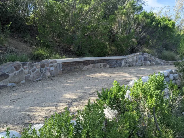Anaheim Coves Lincoln Trailhead